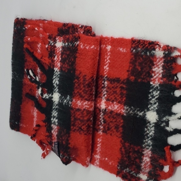 Victoria's Secret Scarf Fluffy Plaid Scarf NEW - Picture 7 of 7